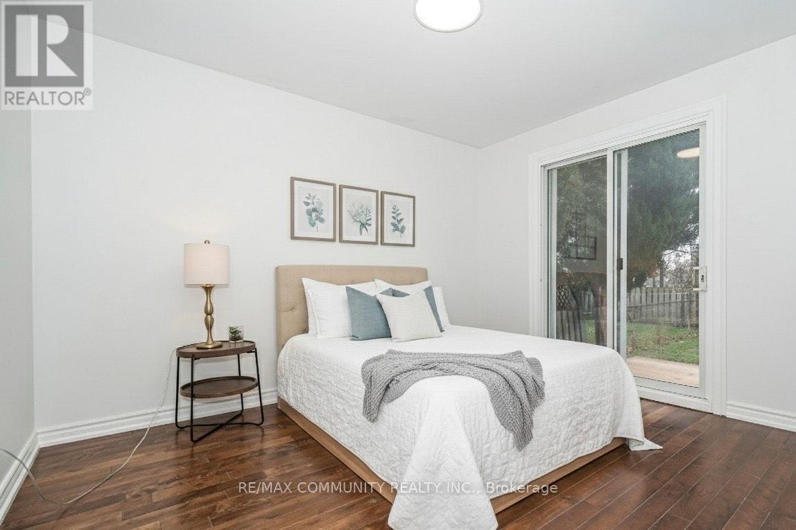 15 Strathavon Drive, Toronto, ON - Indoor Photo Showing Bedroom