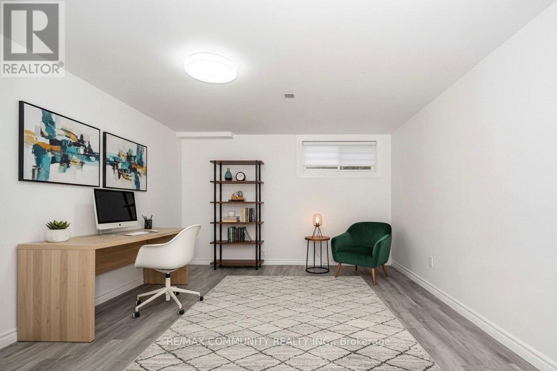 15 Strathavon Drive, Toronto, ON - Indoor Photo Showing Office