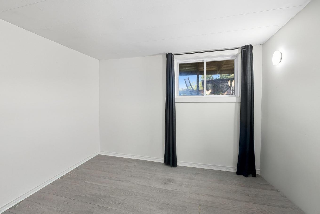 Chambre à coucher - 11 Rue Rousseau, Gatineau (Gatineau), QC - Indoor Photo Showing Other Room