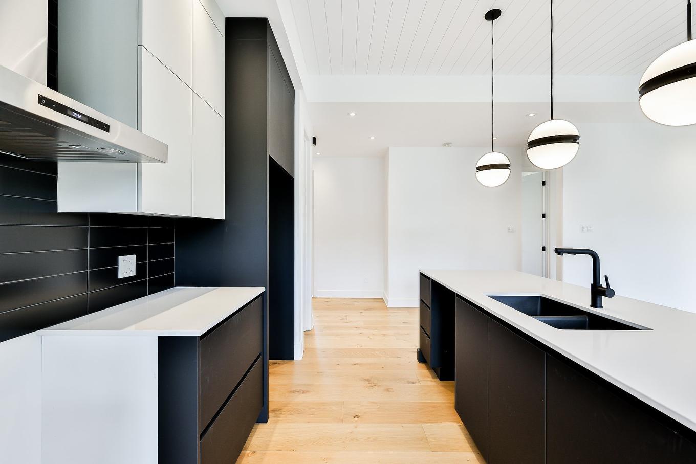 Kitchen - 52 Ch. De La Rivière, Piedmont, QC - Indoor Photo Showing Kitchen With Double Sink With Upgraded Kitchen