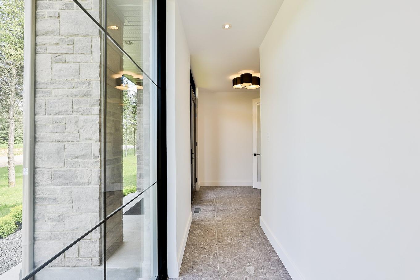 Hall - 52 Ch. De La Rivière, Piedmont, QC - Indoor Photo Showing Other Room