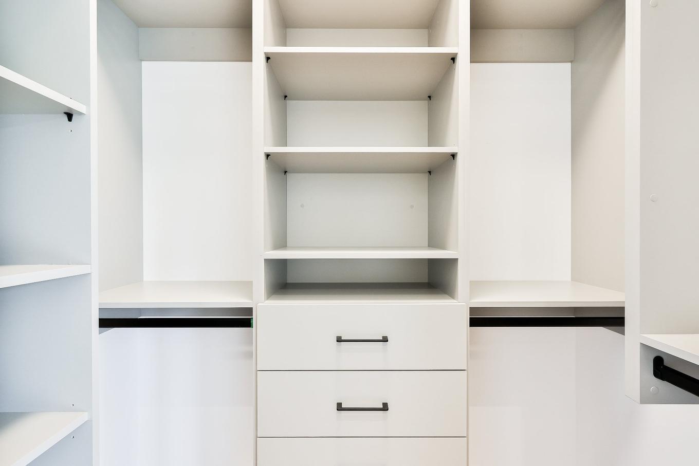 Walk-in closet - 52 Ch. De La Rivière, Piedmont, QC - Indoor Photo Showing Other Room