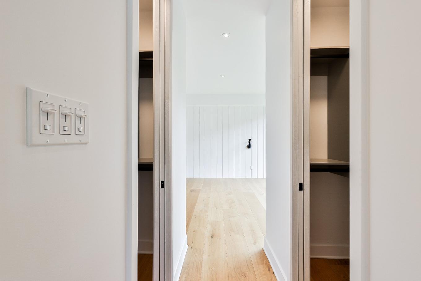 Walk-in closet - 52 Ch. De La Rivière, Piedmont, QC - Indoor Photo Showing Other Room