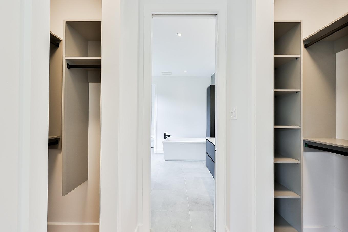 Walk-in closet - 52 Ch. De La Rivière, Piedmont, QC - Indoor Photo Showing Other Room