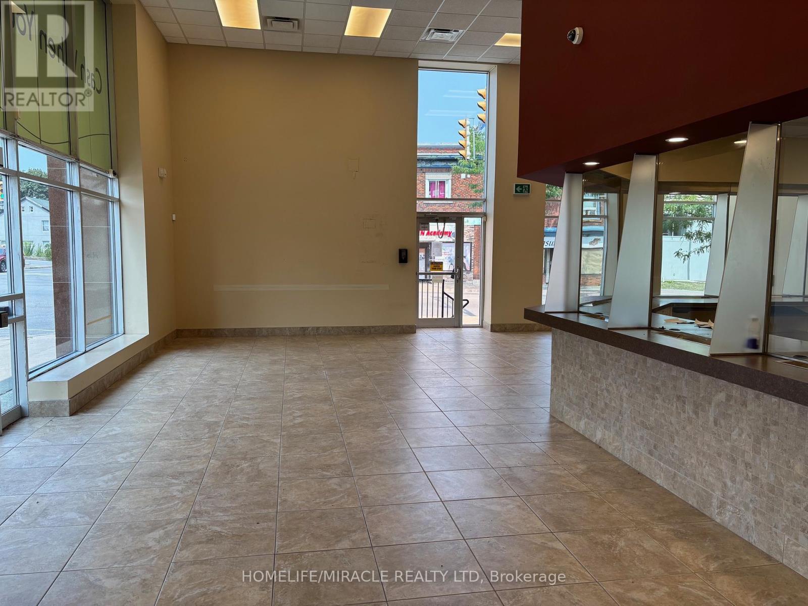 5890 Main Street, Niagara Falls, ON