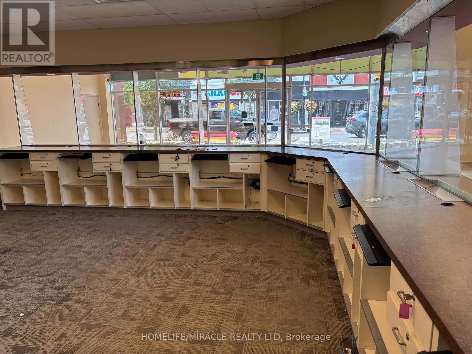 5890 Main Street, Niagara Falls, ON