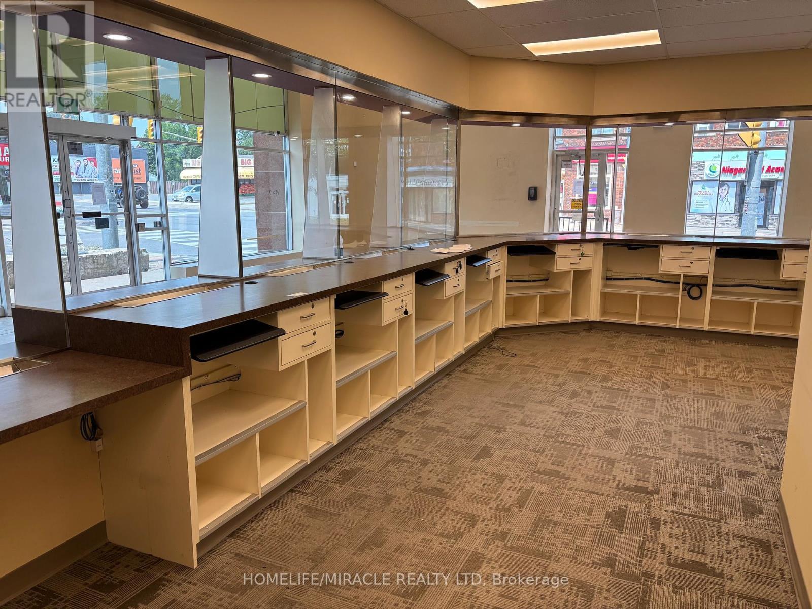 5890 Main Street, Niagara Falls, ON