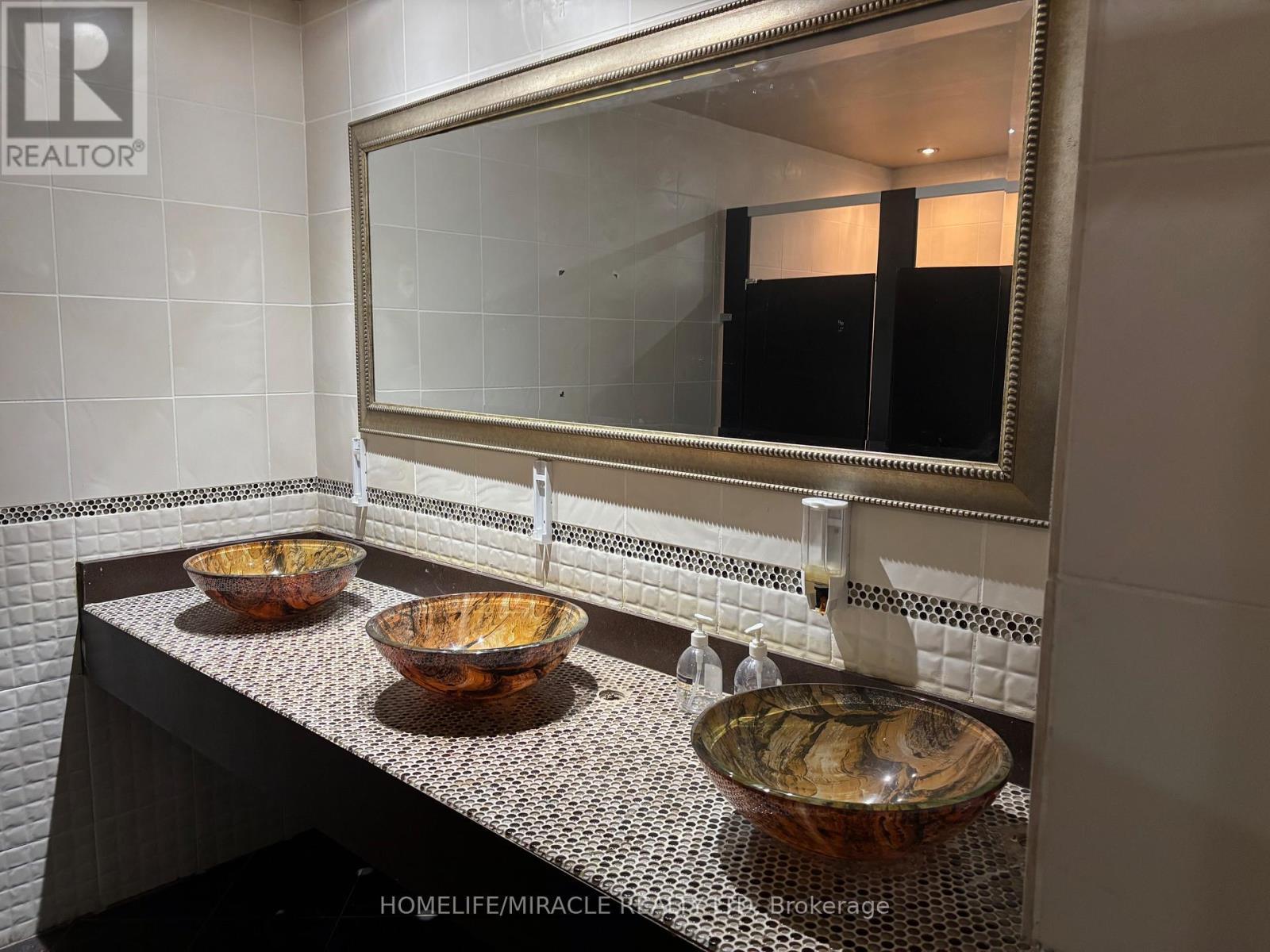 5890 Main Street, Niagara Falls, ON