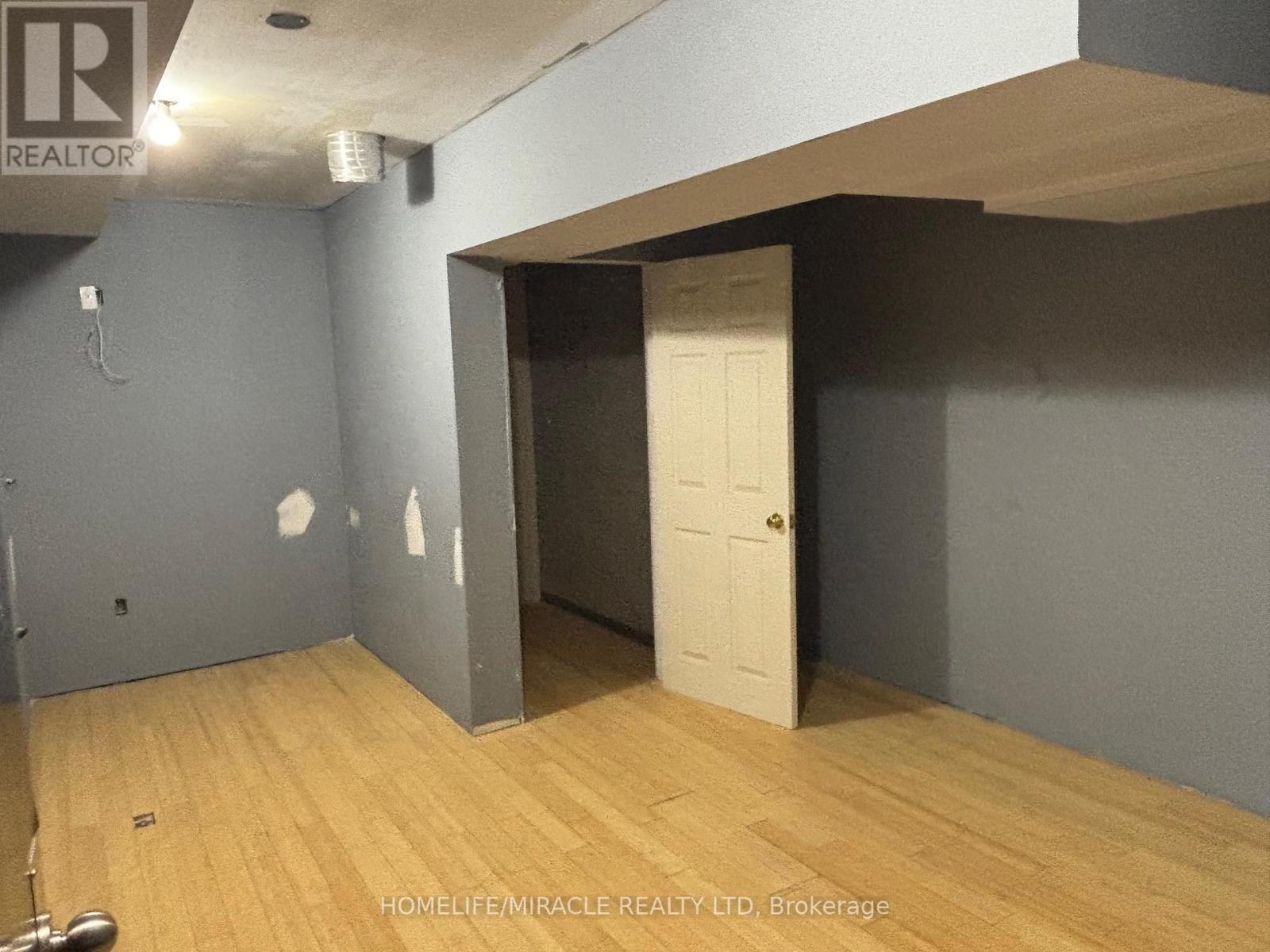 5890 Main Street, Niagara Falls, ON