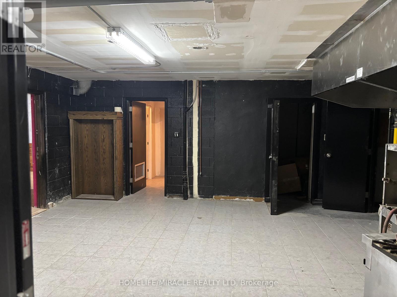 5890 Main Street, Niagara Falls, ON