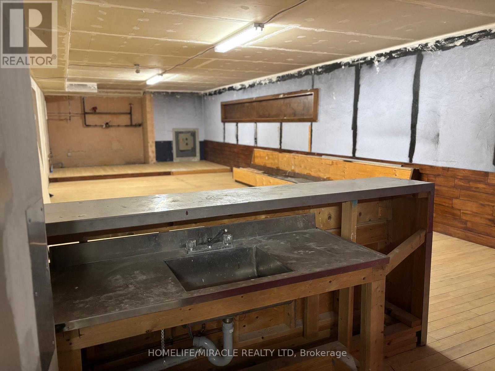 5890 Main Street, Niagara Falls, ON