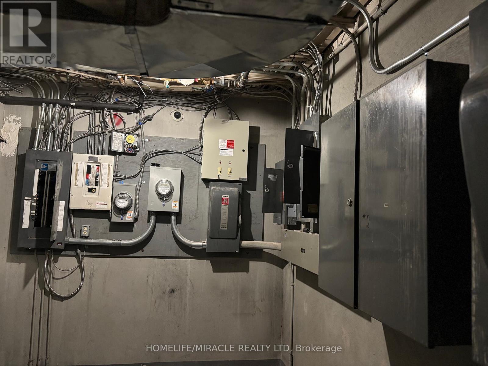 5890 Main Street, Niagara Falls, ON