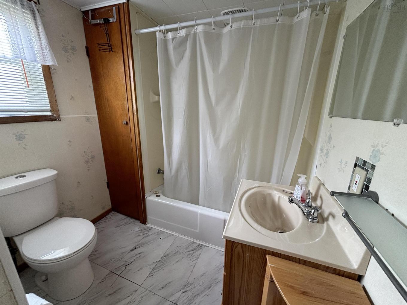 308 Lake Road, Glace Bay, NS