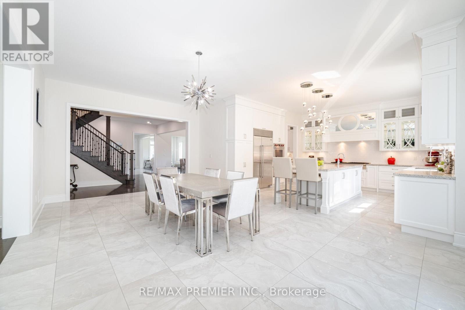 18 Erintown Crescent, Brampton, ON - Indoor Photo Showing Dining Room