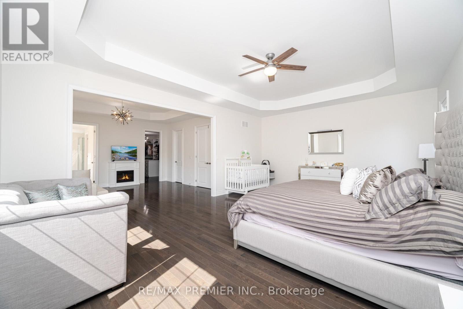 18 Erintown Crescent, Brampton, ON - Indoor Photo Showing Bedroom