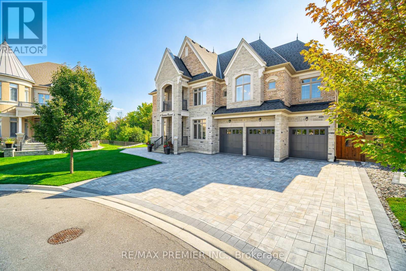 18 Erintown Crescent, Brampton, ON - Outdoor With Facade