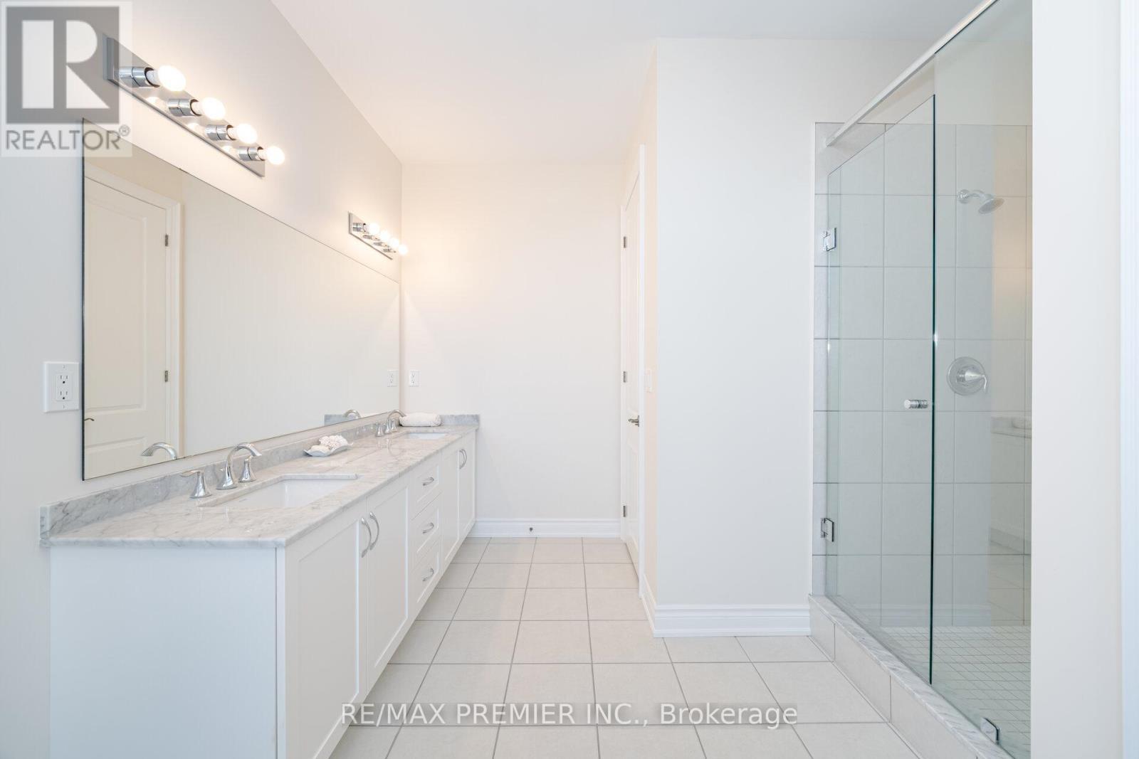 18 Erintown Crescent, Brampton, ON - Indoor Photo Showing Bathroom