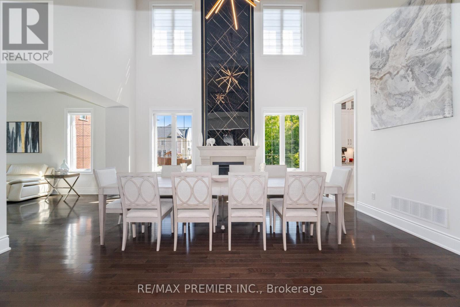 18 Erintown Crescent, Brampton, ON - Indoor Photo Showing Dining Room