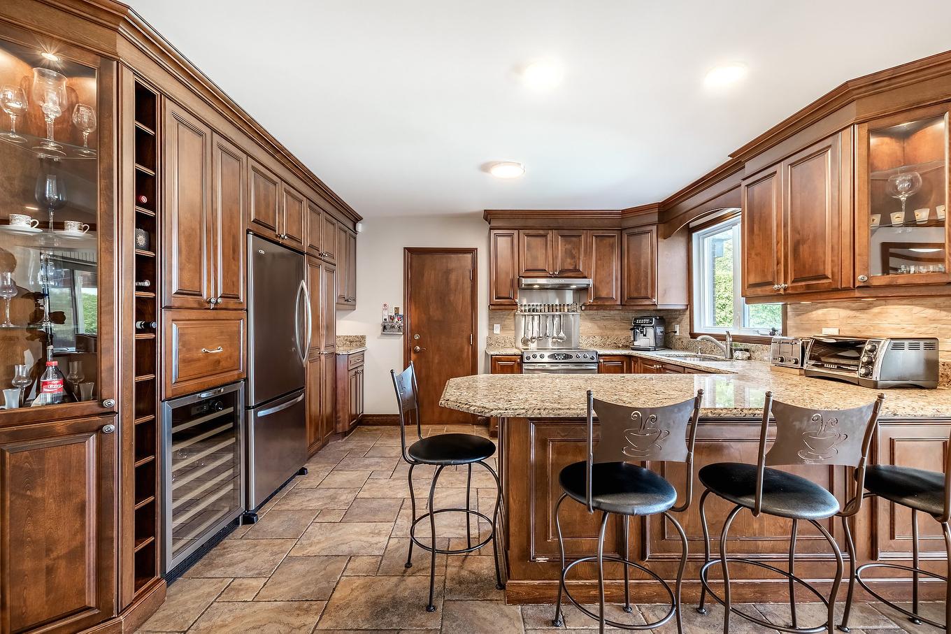 Cuisine - 15215 Place Bellerive, Montréal (L'Île-Bizard/Sainte-Geneviève), QC - Indoor Photo Showing Kitchen