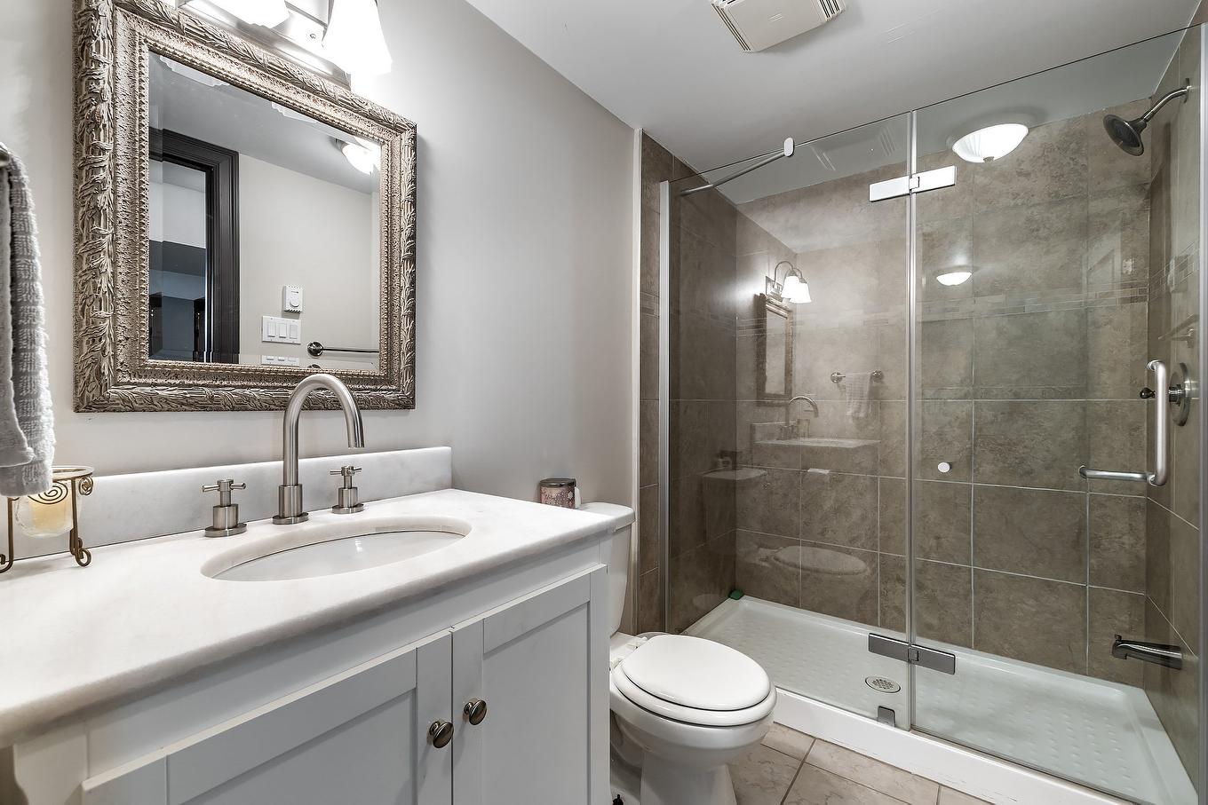 Salle de bains - 15215 Place Bellerive, Montréal (L'Île-Bizard/Sainte-Geneviève), QC - Indoor Photo Showing Bathroom