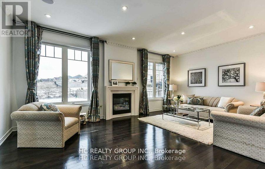 47 Philips Lake Court, Richmond Hill, ON - Indoor Photo Showing Living Room With Fireplace