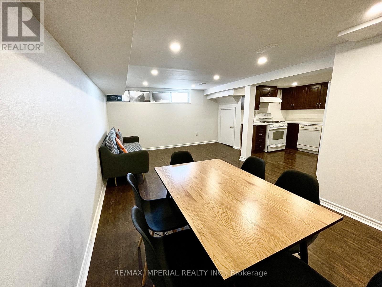 Bsmt - 254 Browndale Crescent, Richmond Hill, ON - Indoor