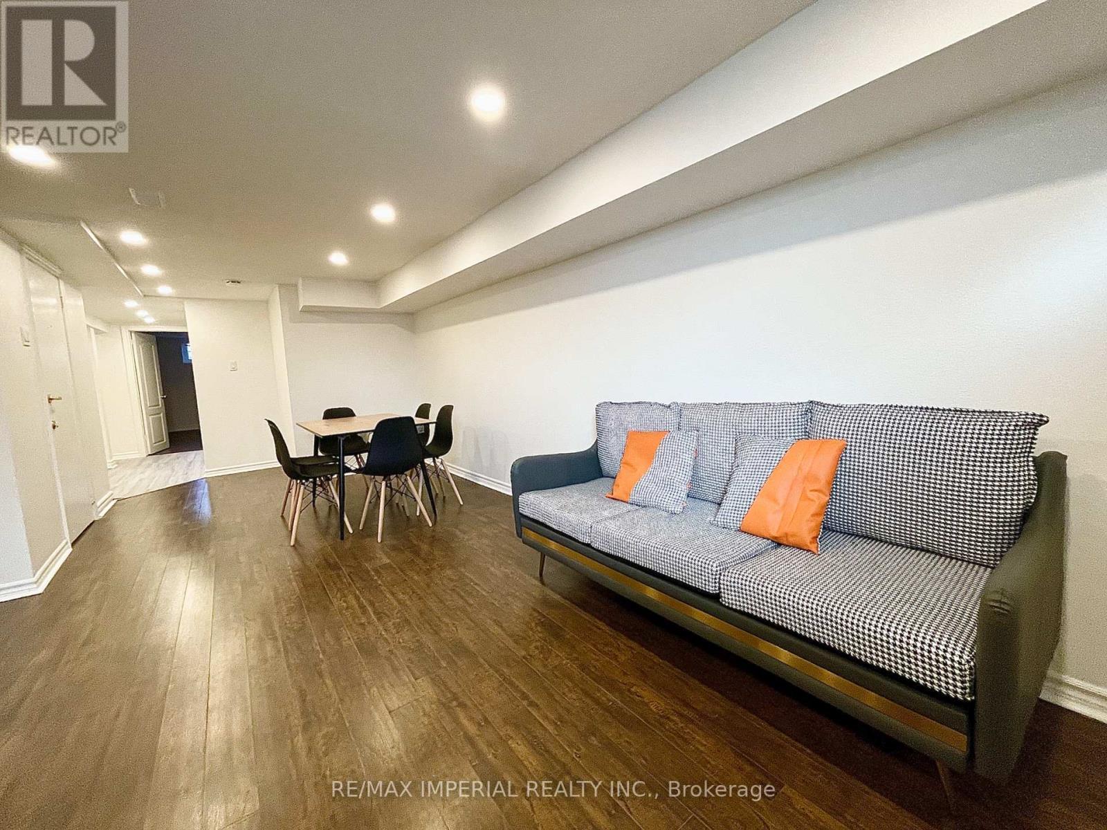 Bsmt - 254 Browndale Crescent, Richmond Hill, ON - Indoor