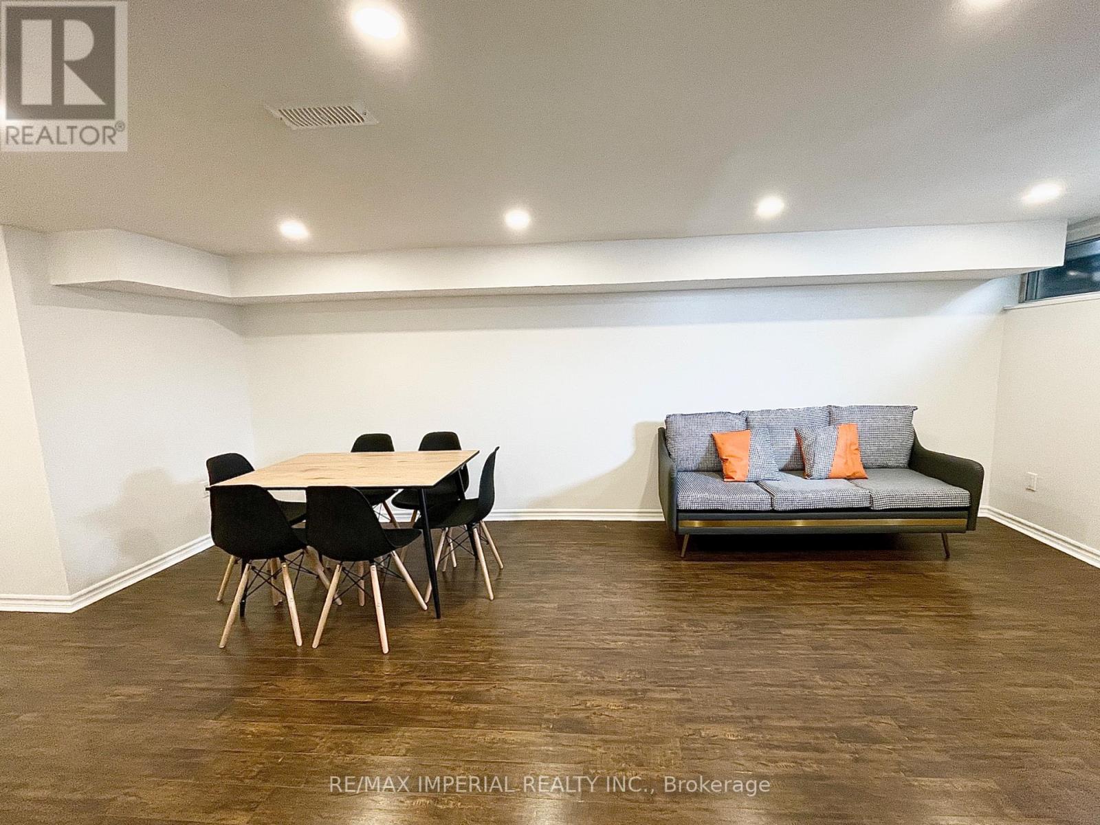 Bsmt - 254 Browndale Crescent, Richmond Hill, ON - Indoor