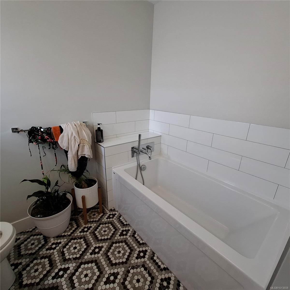 2552 Obsidian Pl, Langford, BC