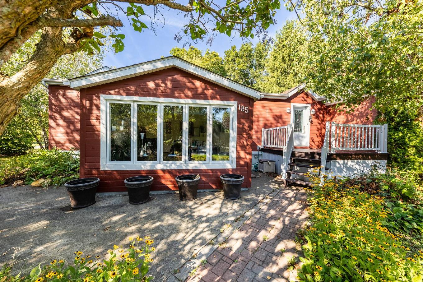 Façade - 185 Rue Roger-Vanier, Venise-En-Québec, QC - Outdoor With Deck Patio Veranda