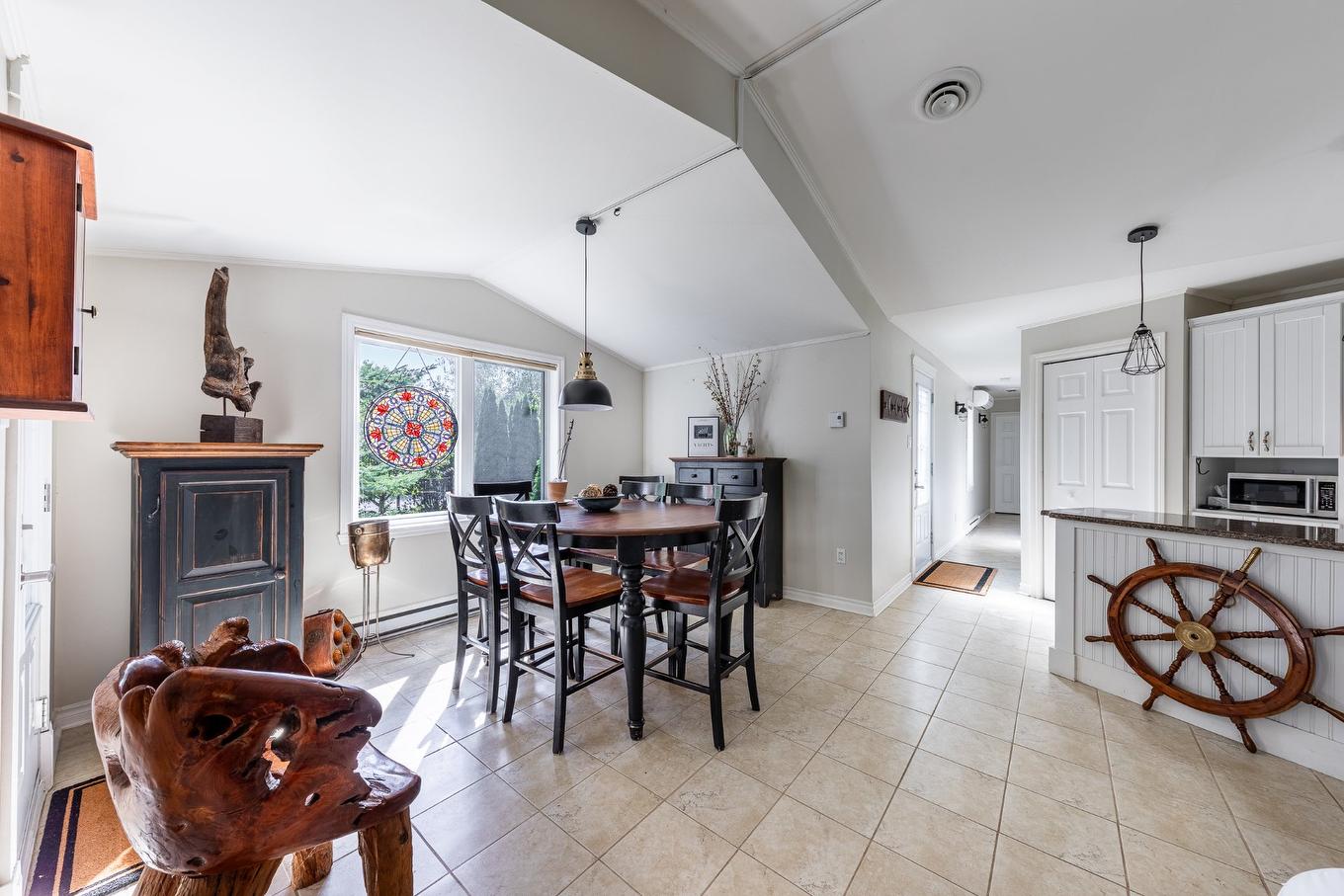 Salle à manger - 185 Rue Roger-Vanier, Venise-En-Québec, QC - Indoor