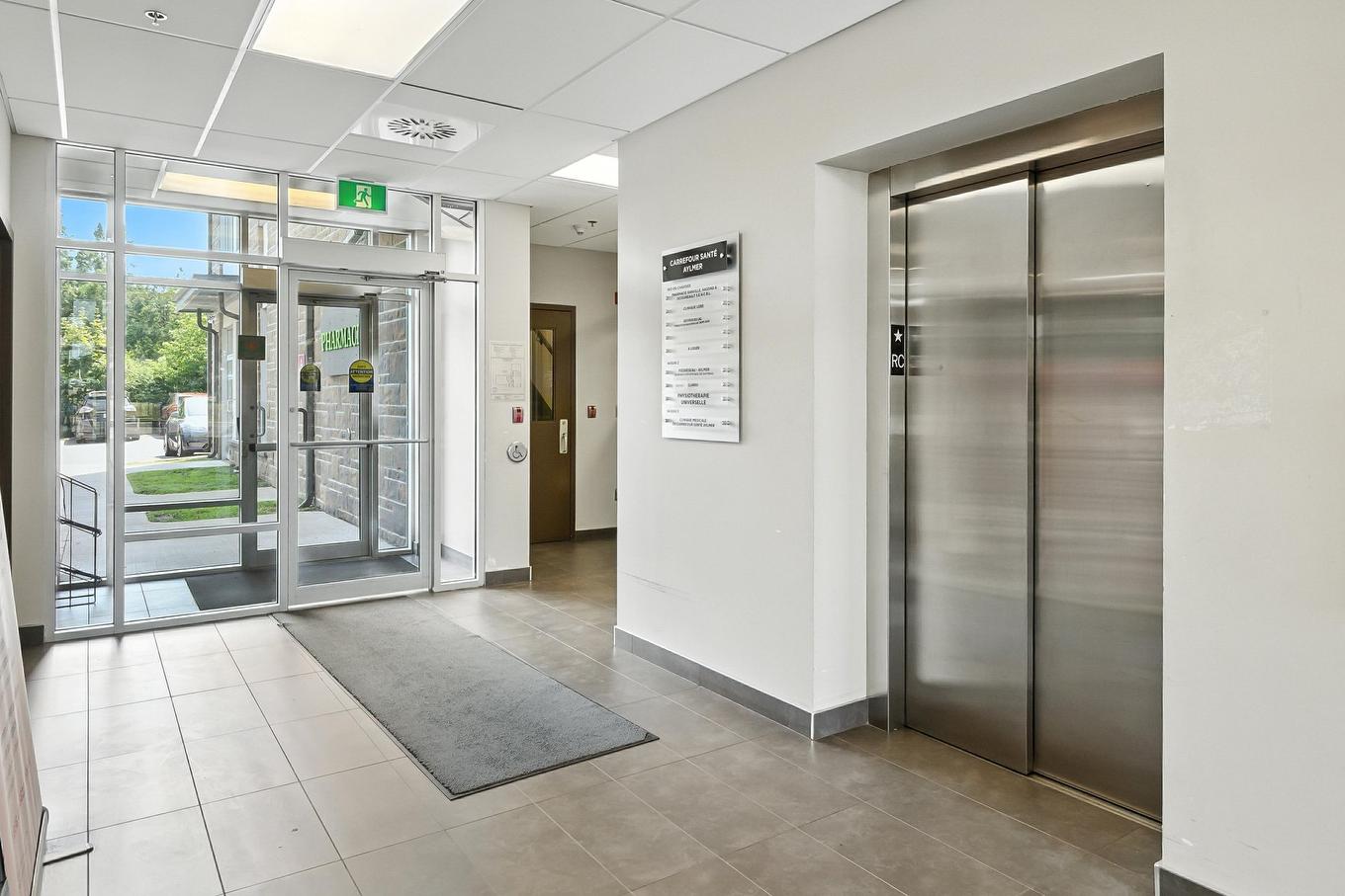 Elevator - 201-362 Ch. D'Aylmer, Gatineau (Aylmer), QC - Indoor Photo Showing Other Room