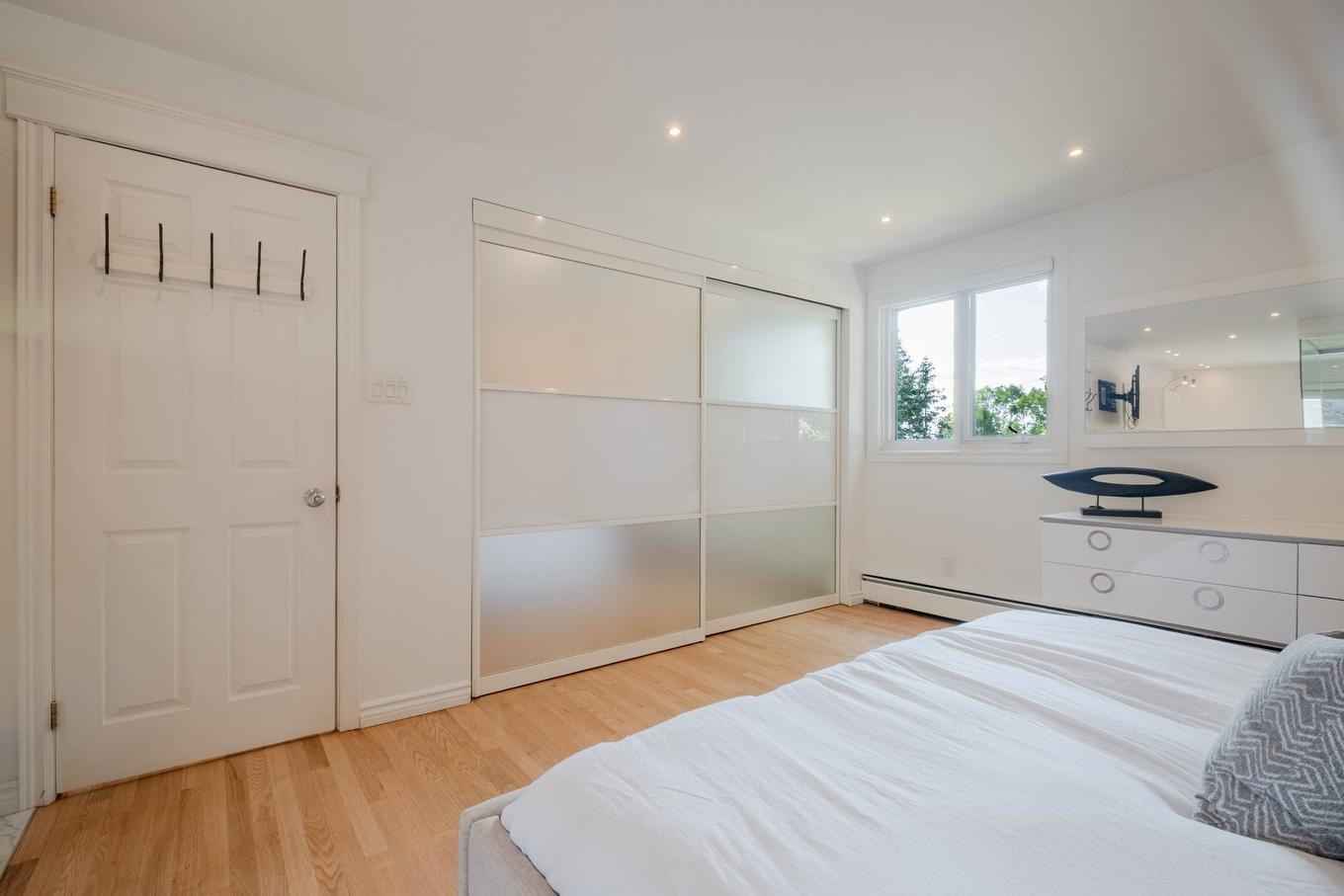 Primary bedroom - 480 Rue Montmagny, Sherbrooke (Les Nations), QC - Indoor Photo Showing Bedroom