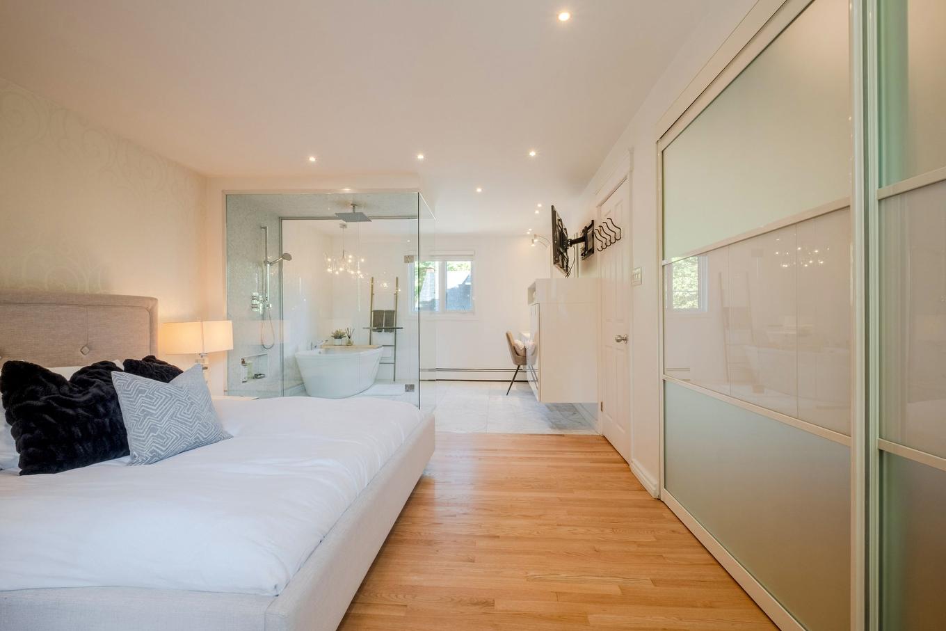 Primary bedroom - 480 Rue Montmagny, Sherbrooke (Les Nations), QC - Indoor Photo Showing Bedroom