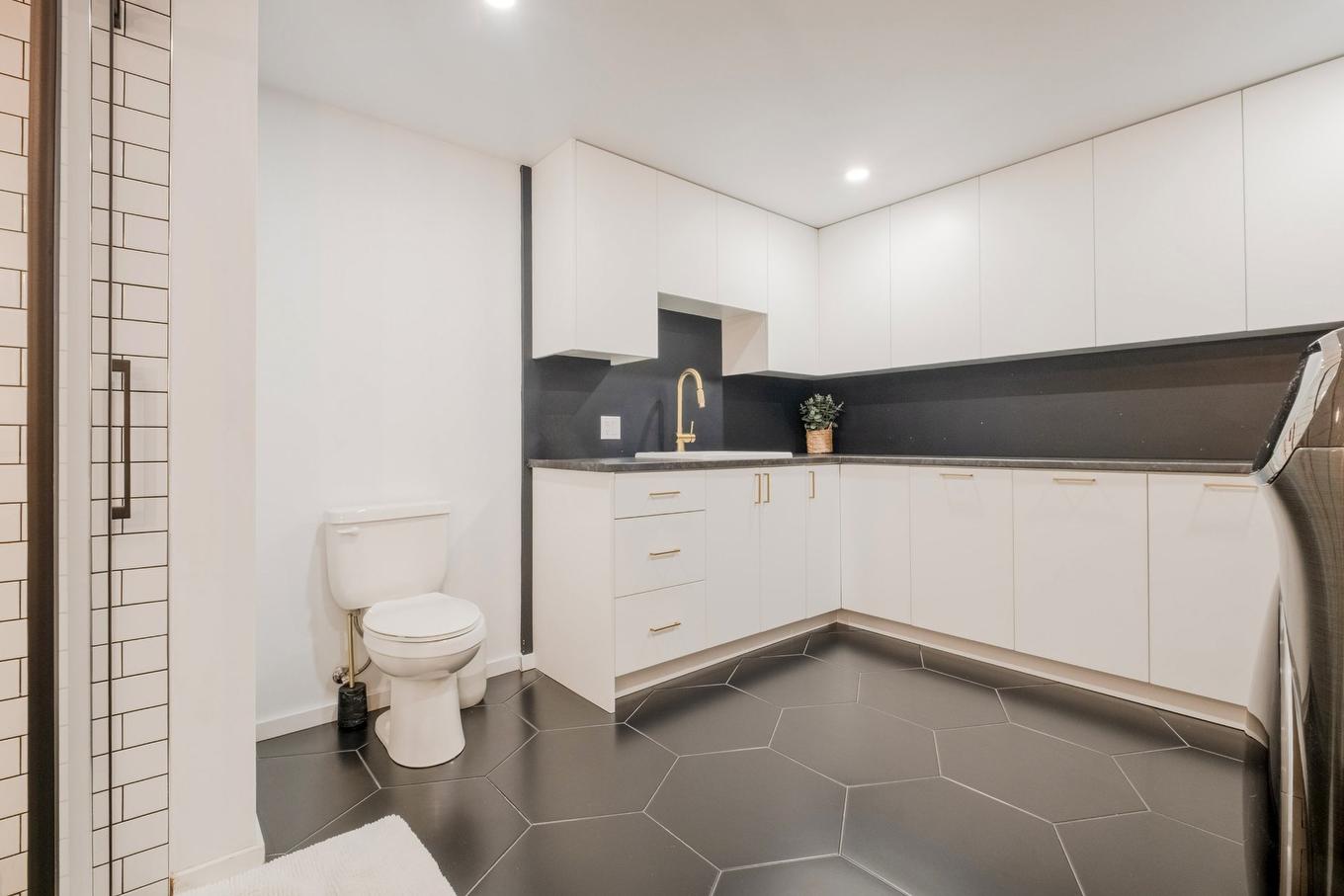 Laundry room - 480 Rue Montmagny, Sherbrooke (Les Nations), QC - Indoor Photo Showing Bathroom