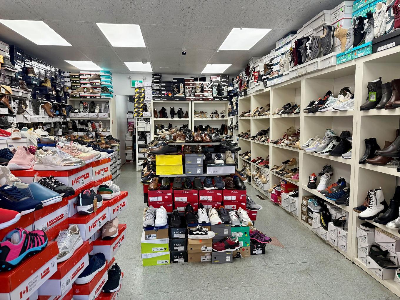 Commerce - 4801 - 4817 Rue Wellington, Montréal (Verdun/Île-Des-Soeurs), QC - Indoor With Storage