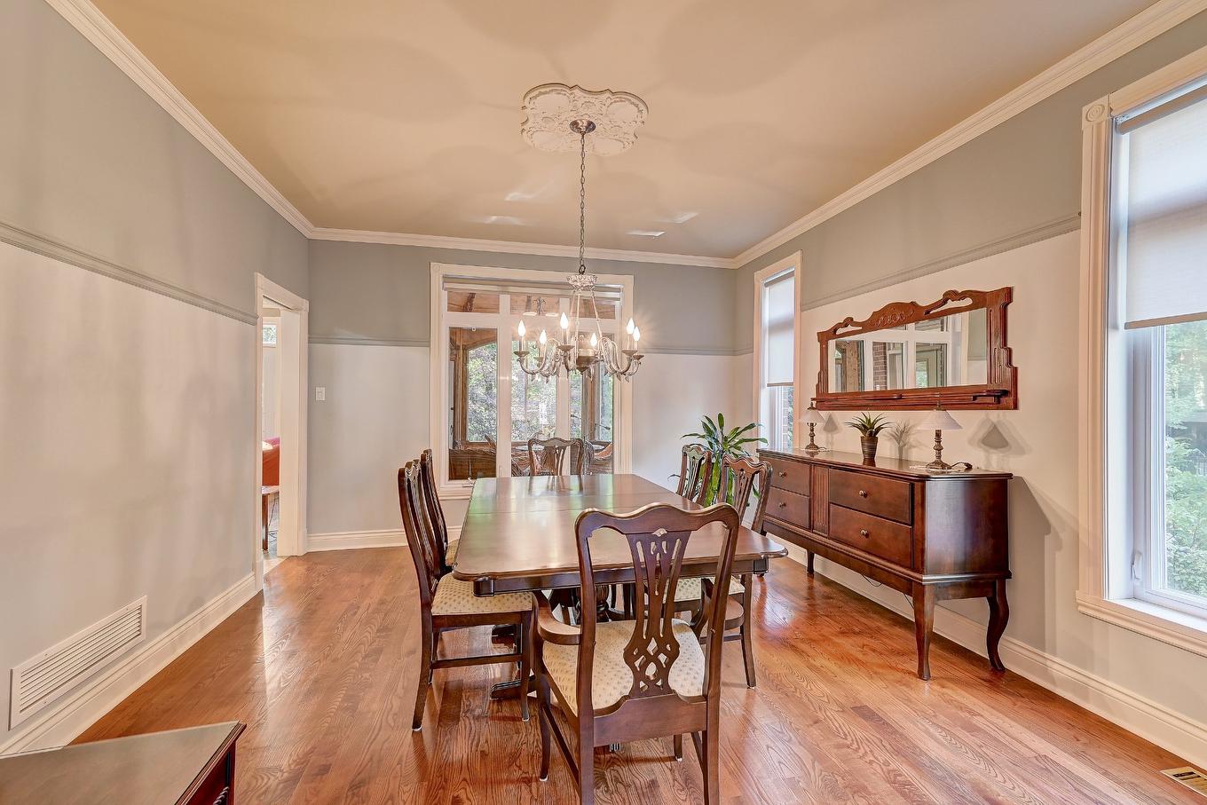 Dining room - 122 Rue Jean-De Ronceray, Carignan, QC - Indoor Photo Showing Dining Room