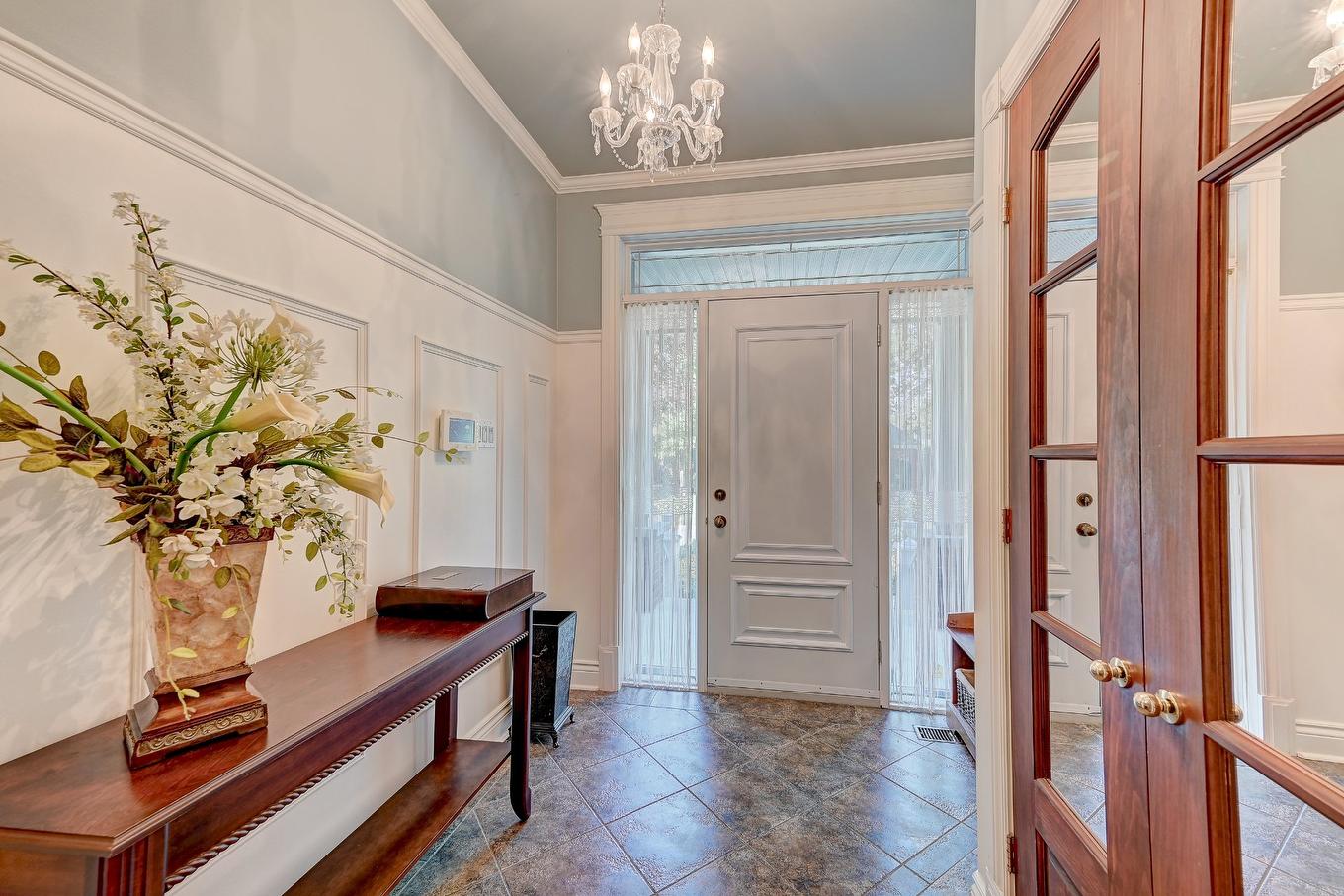 Hall - 122 Rue Jean-De Ronceray, Carignan, QC - Indoor Photo Showing Other Room