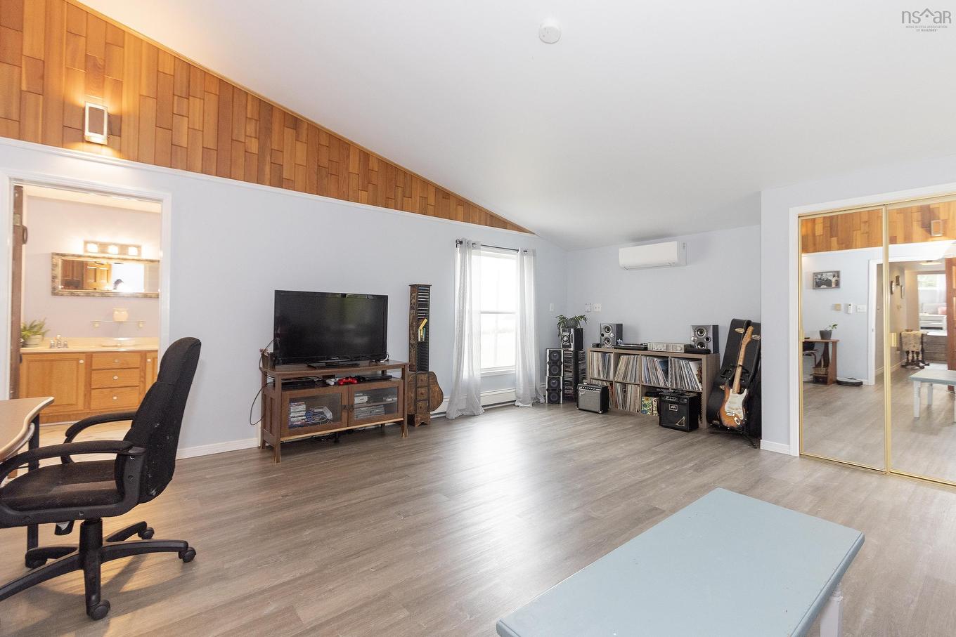 3 Shore Lane, Greenhill, NS