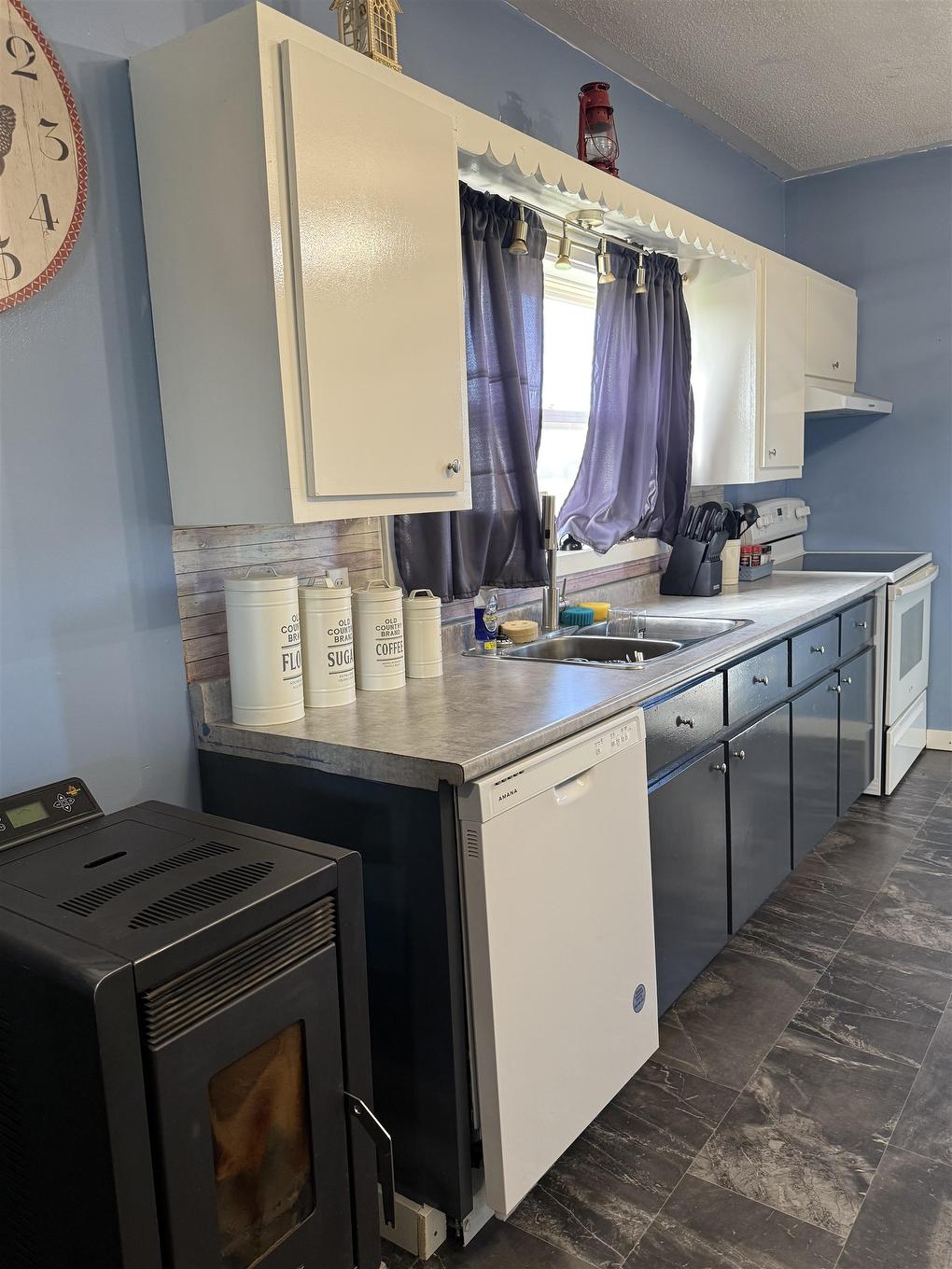 1106 Locke Road, Haliburton, PE