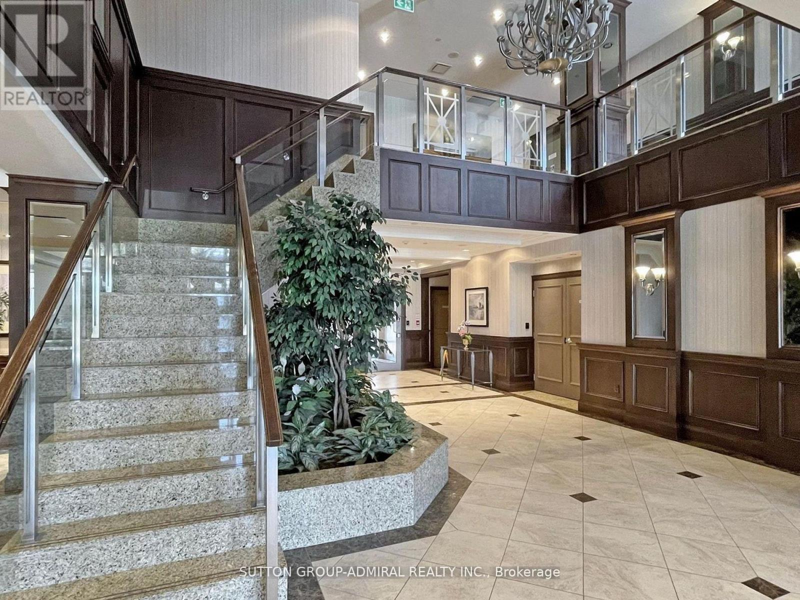 1012 - 7 North Park Road, Vaughan, ON - Indoor Photo Showing Other Room