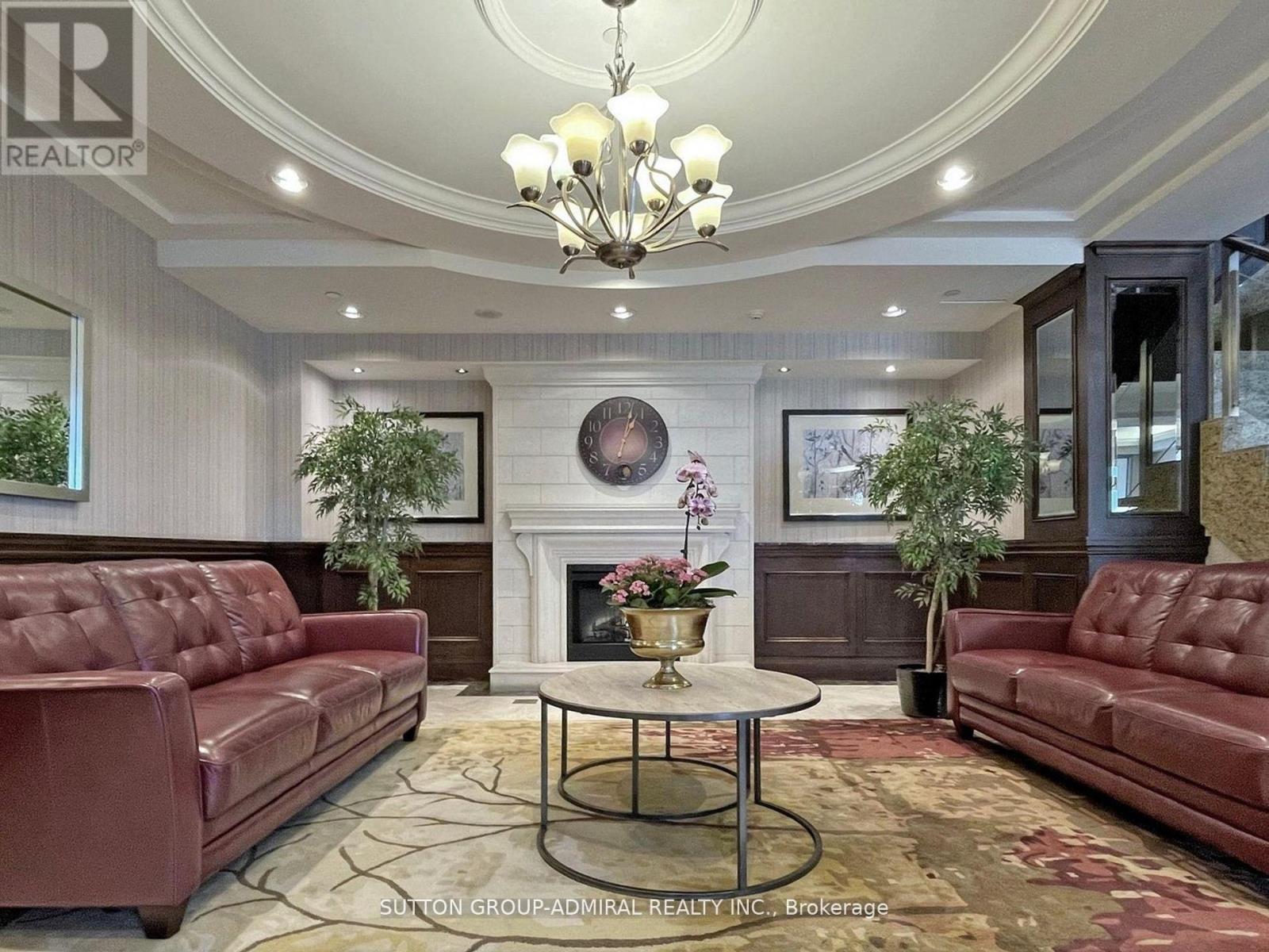 1012 - 7 North Park Road, Vaughan, ON - Indoor Photo Showing Living Room With Fireplace