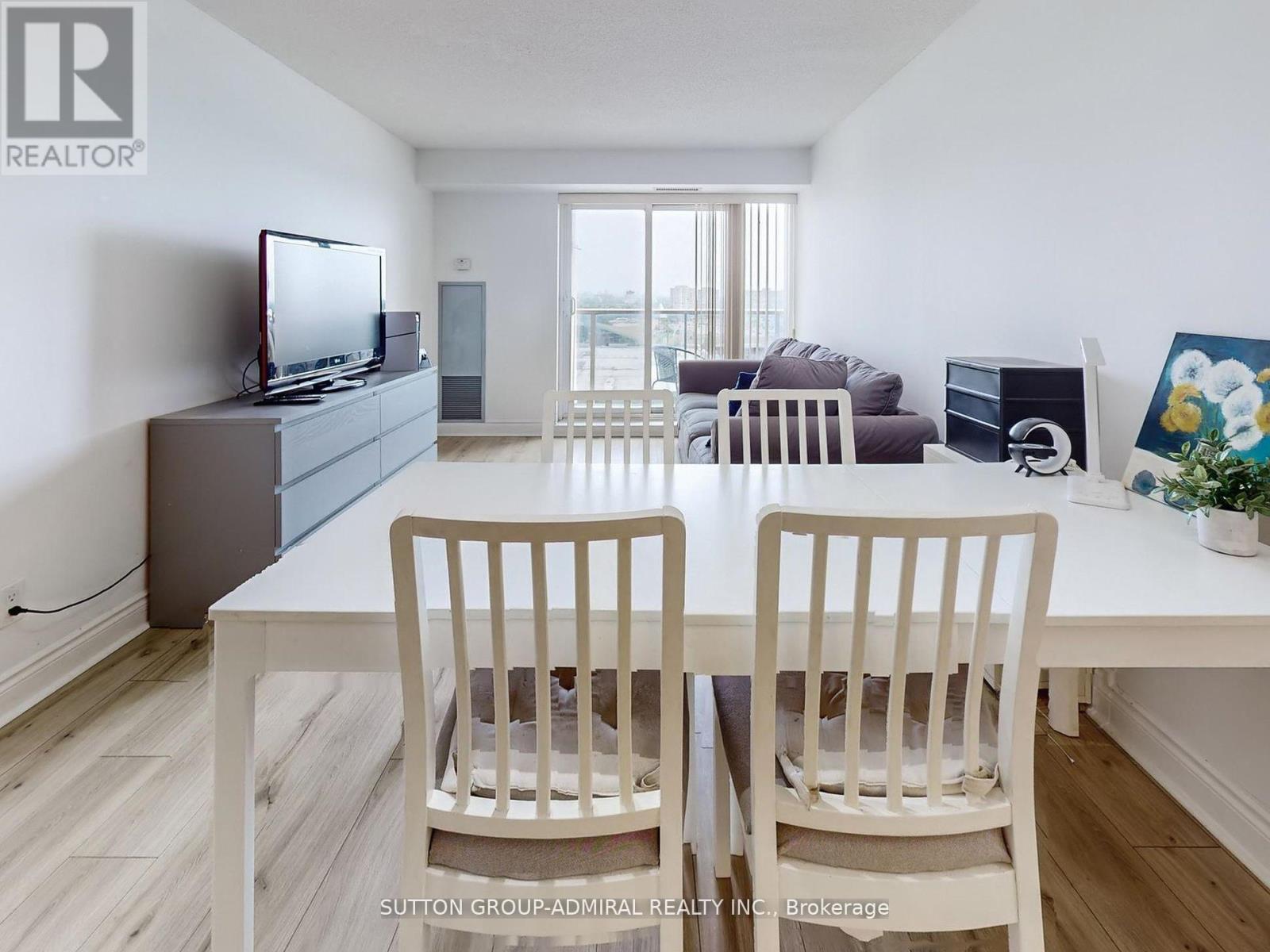 1012 - 7 North Park Road, Vaughan, ON - Indoor Photo Showing Dining Room