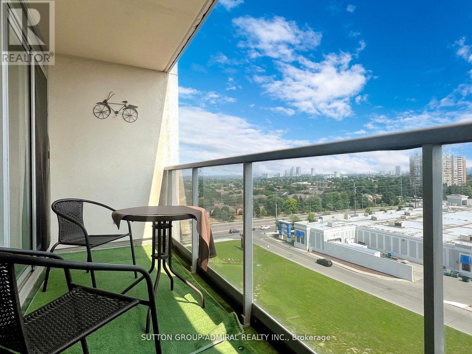 1012 - 7 North Park Road, Vaughan, ON - Outdoor With Balcony With Exterior