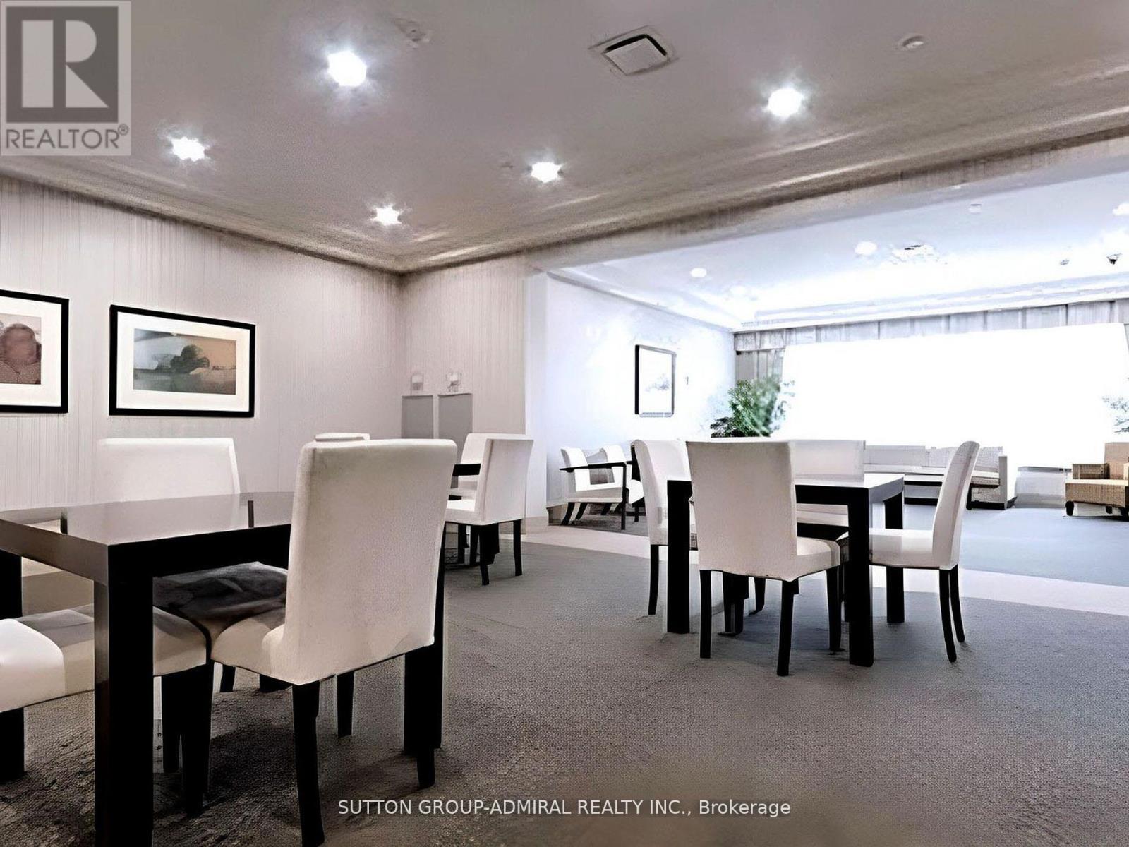 1012 - 7 North Park Road, Vaughan, ON - Indoor Photo Showing Dining Room