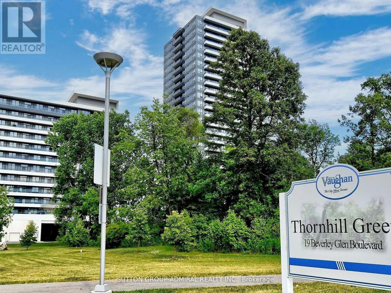 1012 - 7 North Park Road, Vaughan, ON - Outdoor