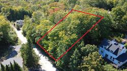 Rue Vigneault Saint-Calixte, QC J0K 1Z0