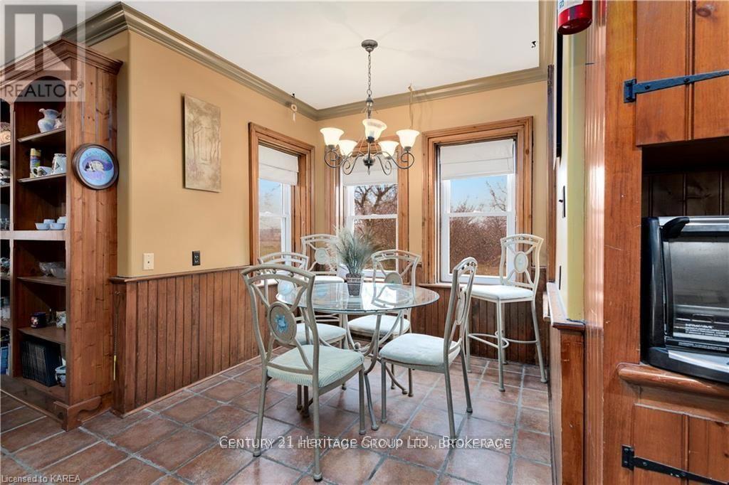 7387 County Rd 9, Greater Napanee (Greater Napanee), ON - Indoor Photo Showing Dining Room