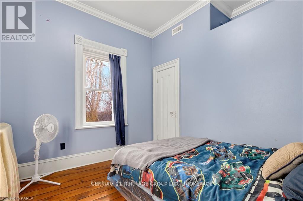 7387 County Rd 9, Greater Napanee (Greater Napanee), ON - Indoor Photo Showing Bedroom