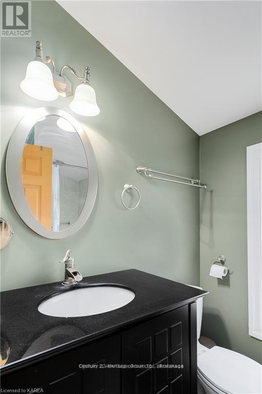 7387 County Rd 9, Greater Napanee (Greater Napanee), ON - Indoor Photo Showing Bathroom